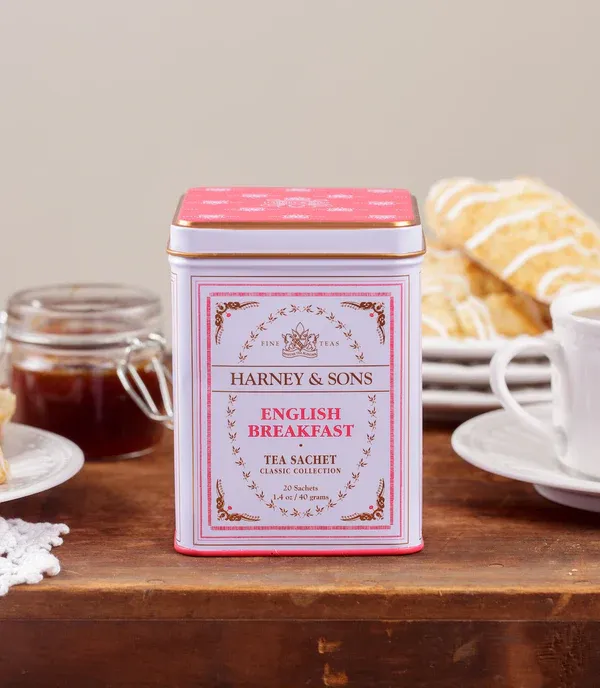 Classic English Breakfast in White Tin