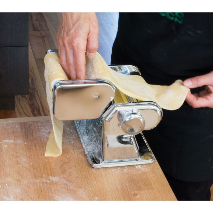 Aunt Gina's Pasta Machine