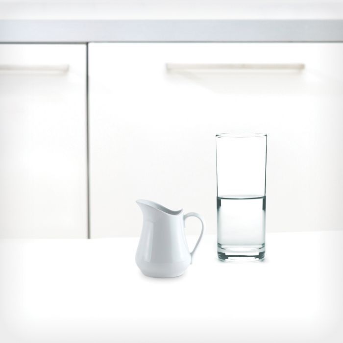 Pitcher, porcelain 4oz.
