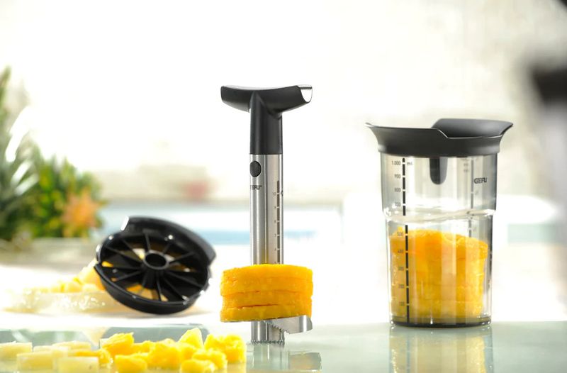 Pineapple Slicer w/jug