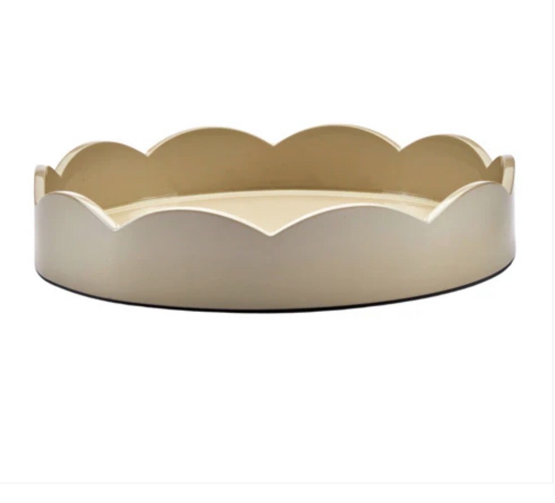 Scalloped tray Cappuccino