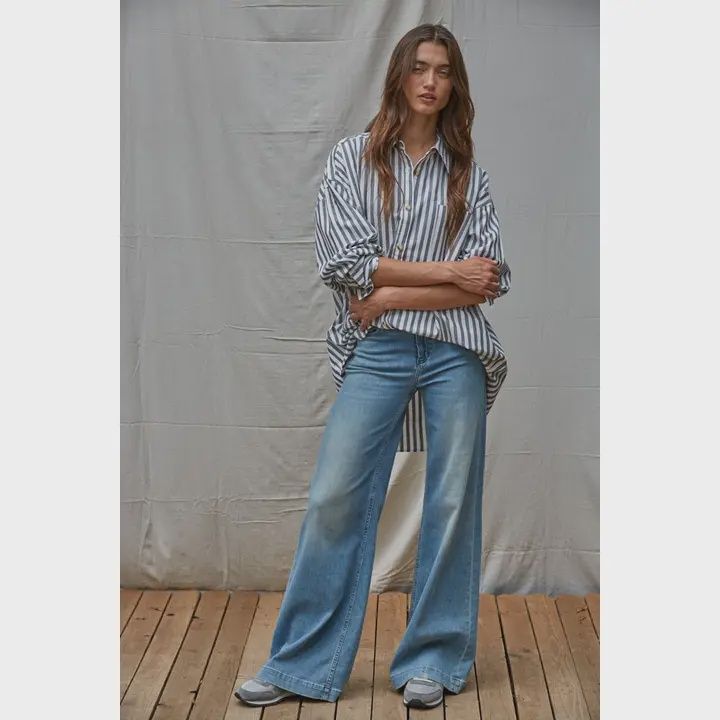 L8492T | Woven Cotton Striped Oversized Shirt Ivory Navy
