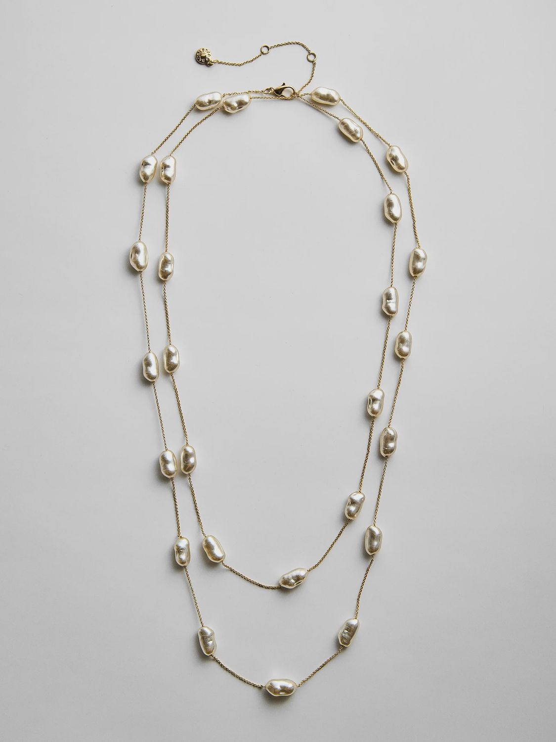 Teagan long pearl necklace
