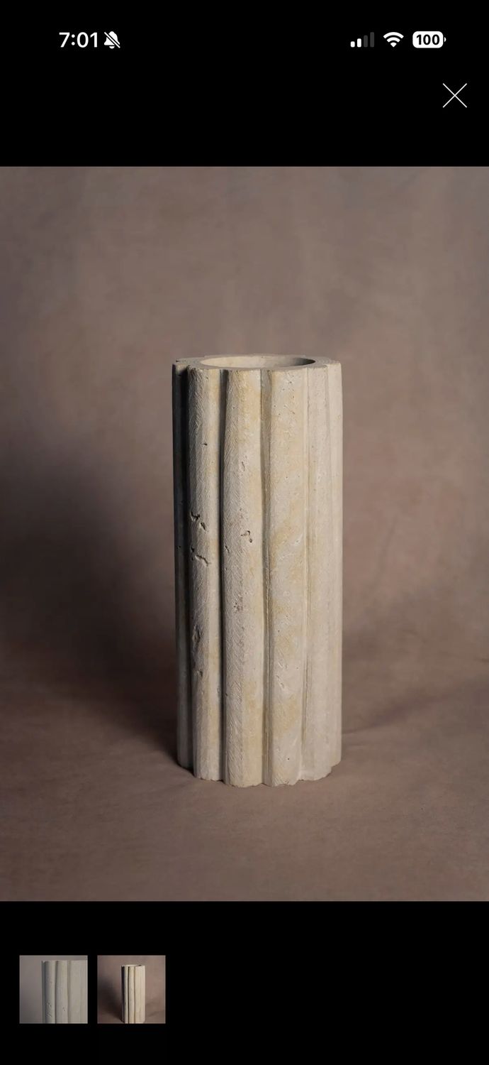 classic medium fluted vase