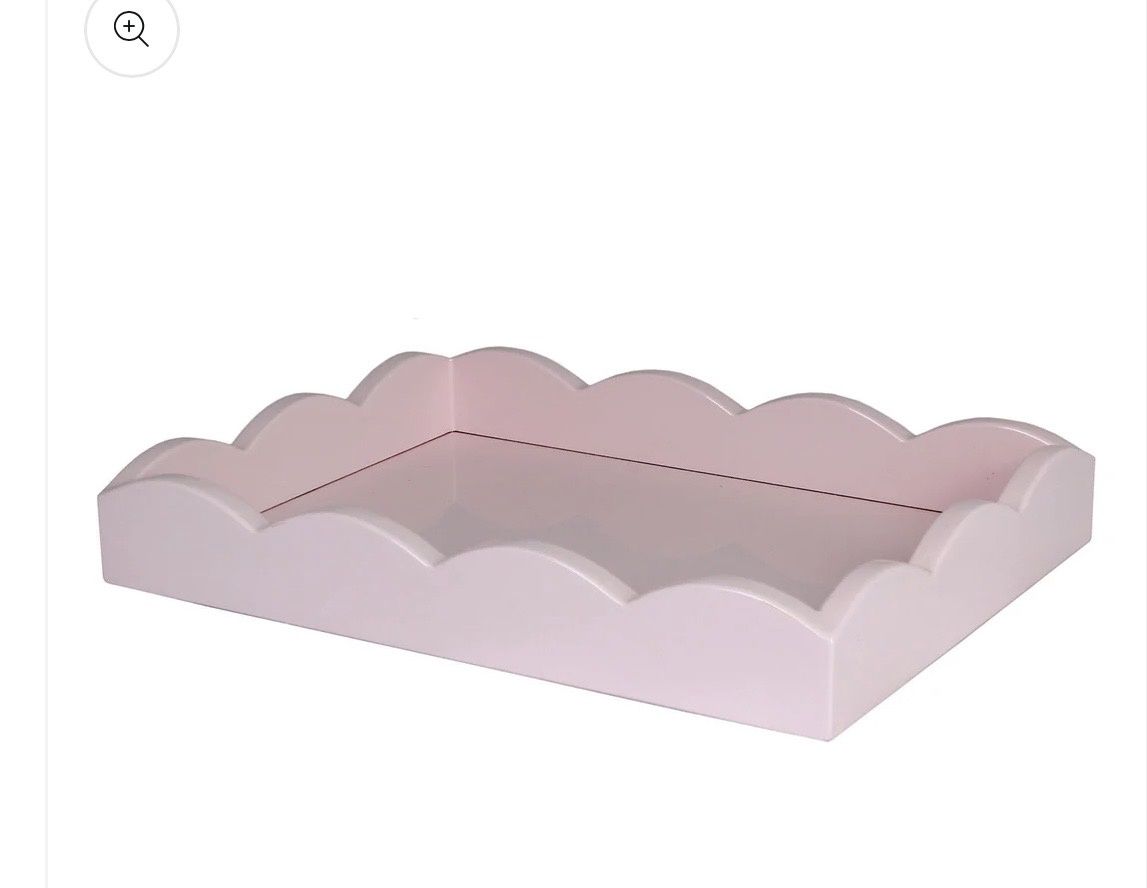 Scalloped Tray Pale Pink