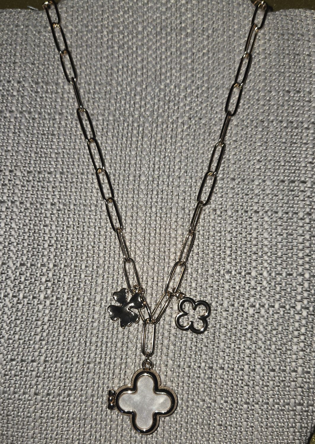 Clover Gold Necklace Locket
