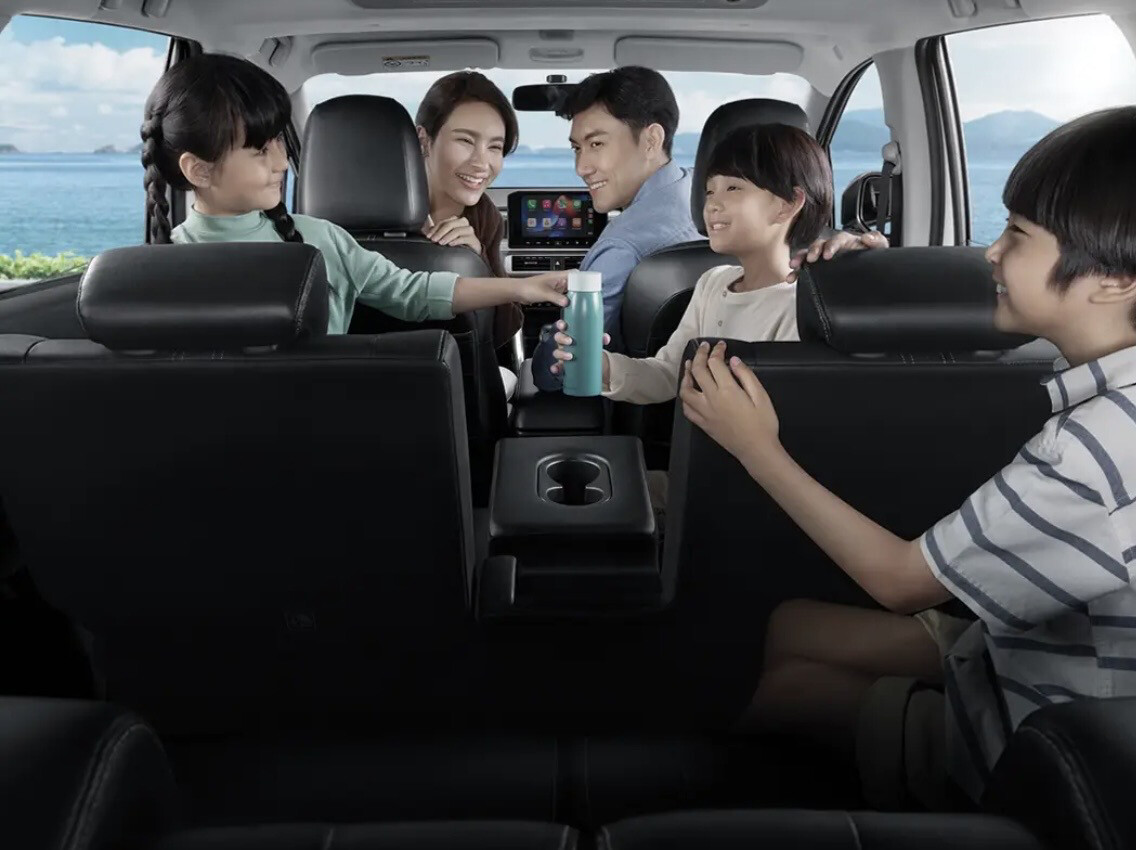 Mitsubishi Xpander GT Top Model 5-7 Seats+ Luxury Infant or Toddler Car Seat. (3 days 2125 baht per night, 4-9 days 1875 per night, 10 days and more 1650 baht per night).