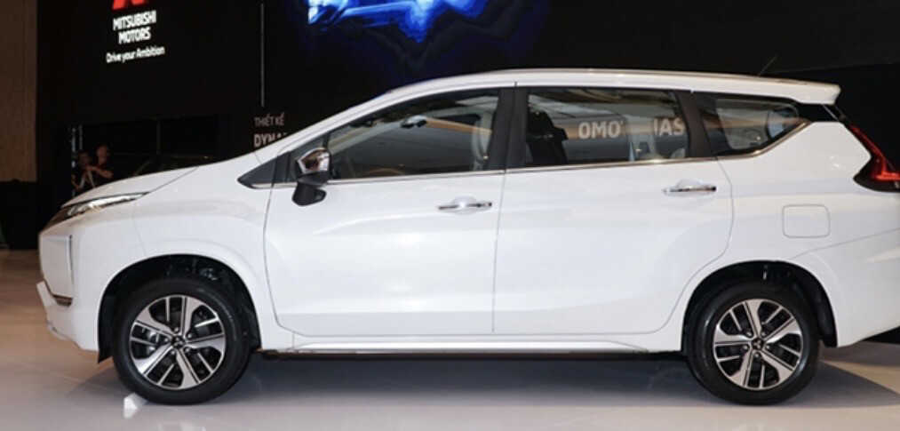 Mitsubishi Xpander GT Top Model 5-7 Seats+ Luxury Infant or Toddler Car Seat. (3 days 2125 baht per night, 4-9 days 1875 per night, 10 days and more 1650 baht per night).