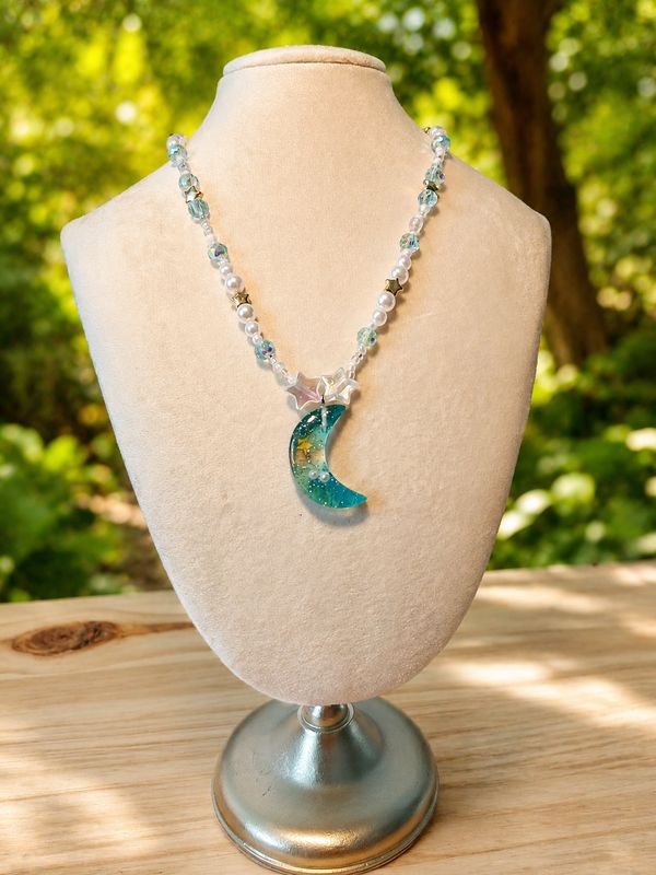 Collier pendentif lune