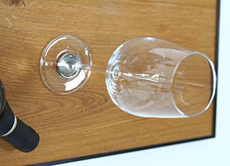 Pegboard Magnet Wine Crystal Glass
