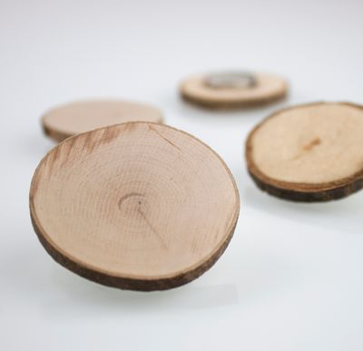 Magnet made of wood