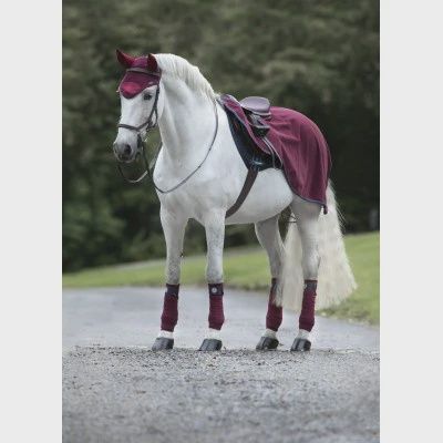Rambo Waterproof Competition Sheet by Horseware, Color: Medium, Size: Burg/Burg