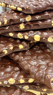 Pure chocolade met geroosterde hazelnoten Piemonte