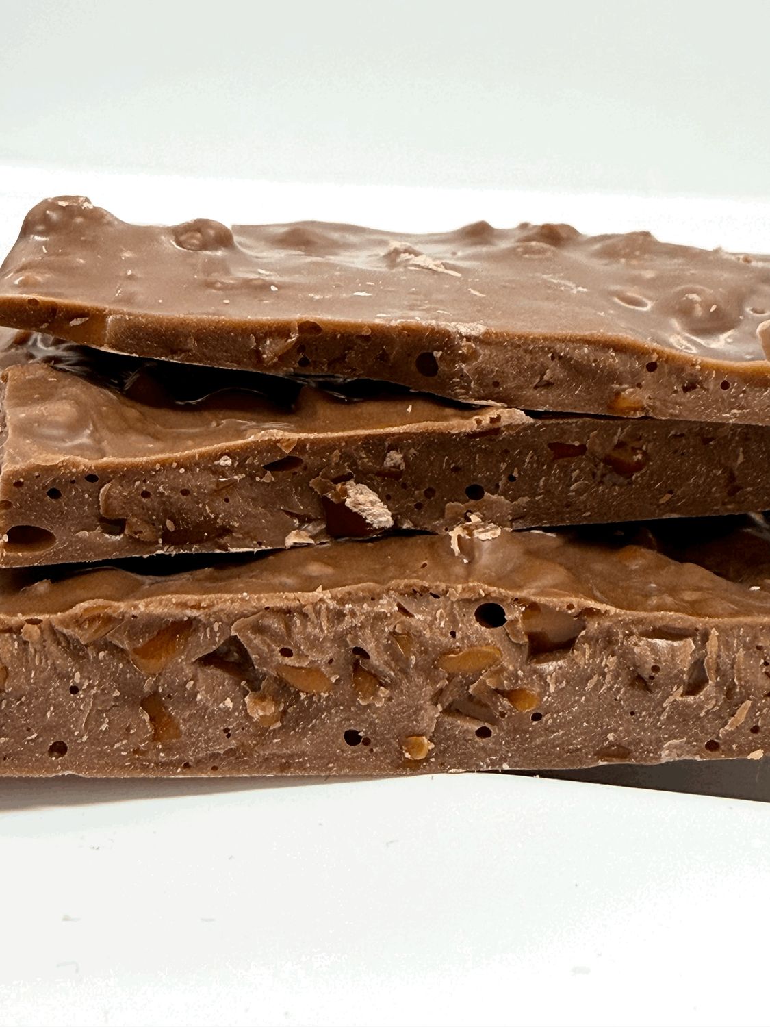 Melkchocolade met gezouten karamelstukjes uit Isigny
