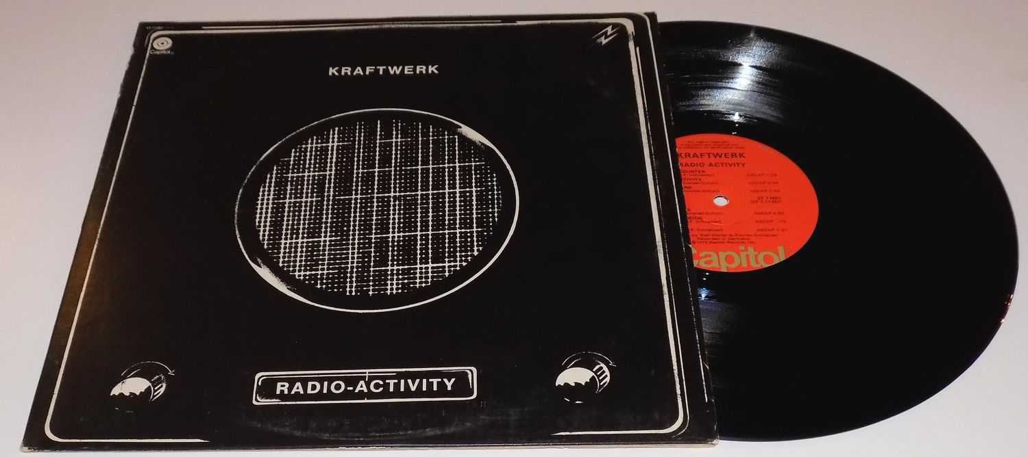 Kraftwerk - Radio-Activity