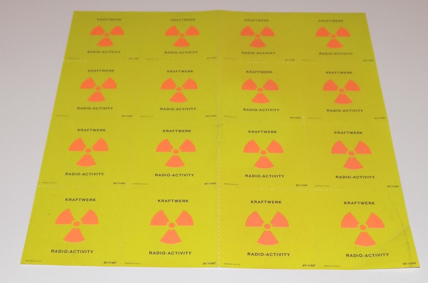 Kraftwerk - Radio-Activity