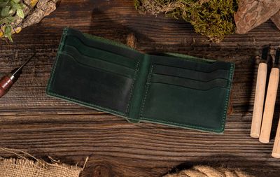 Leather Wallet,  Bifold Wallet, Handmade Wallet for Men: Green