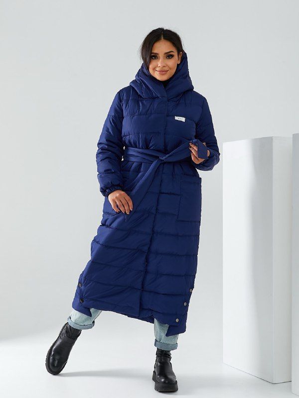 Жіночий пуховик зимовий. Колір темно-синій.