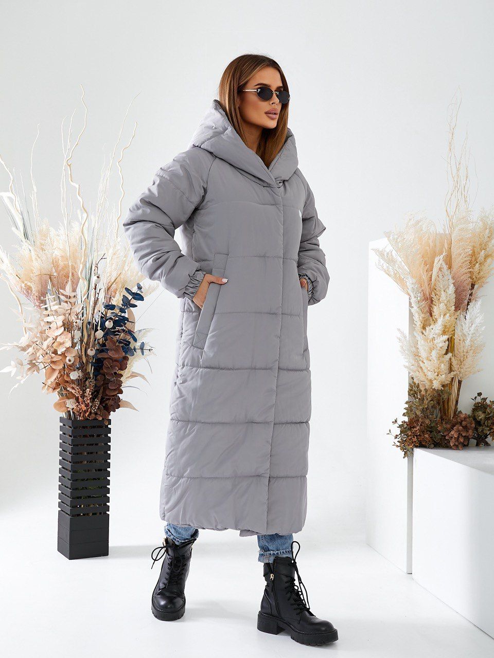 Зимова жіноча подовжена куртка. Колір світло-сірий
