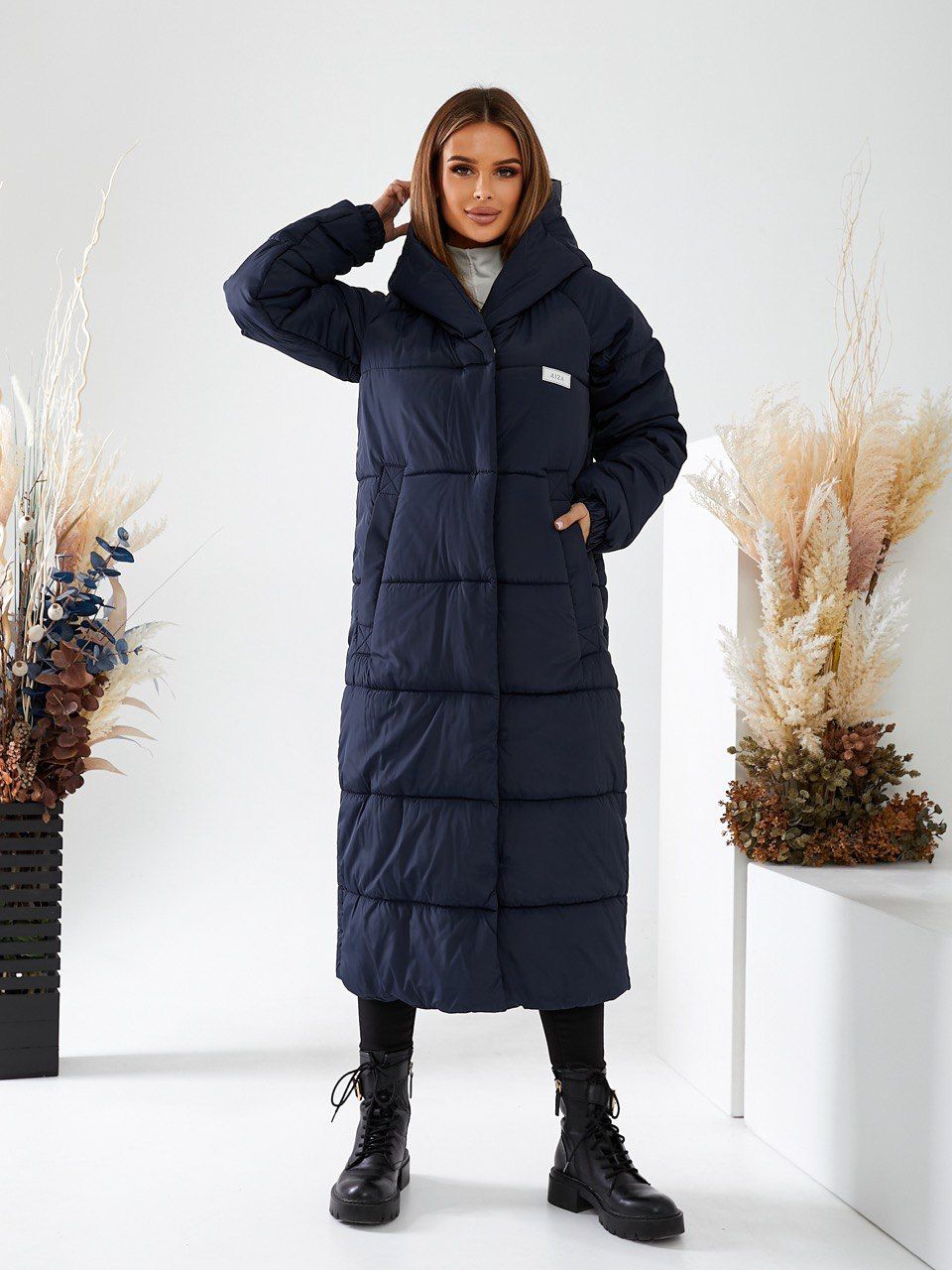 Зимова жіноча подовжена куртка-пуховик. Колір синій