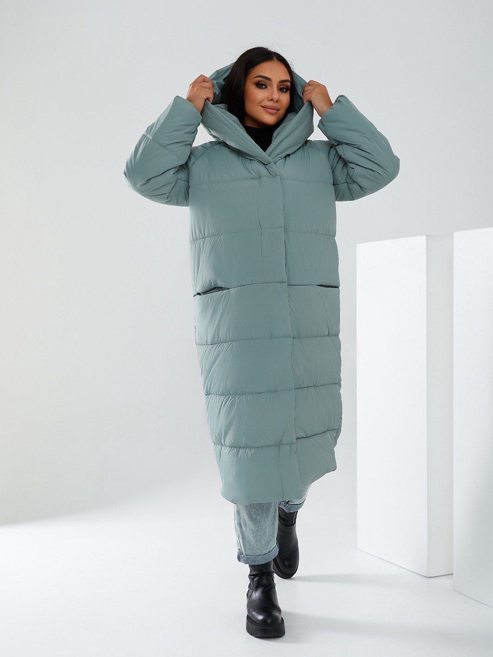 Пальто зимове жіноче з капюшоном. Колір шавлія