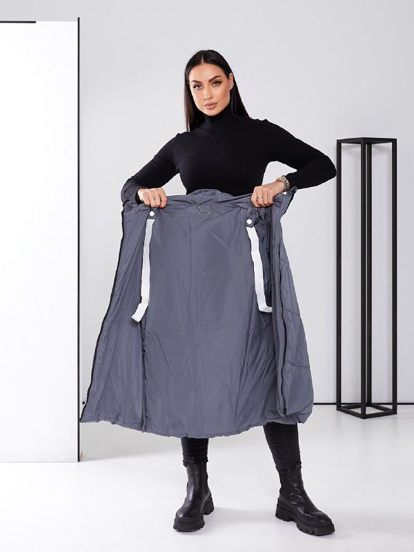 Зимова жіноча куртка середньої довжини. Колір темно-сірий