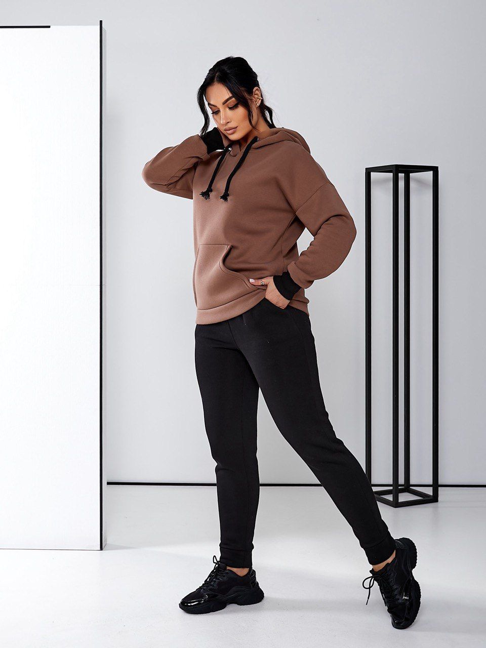 Спортивний костюм жіночий теплий чорний чорні штани коричневе худі