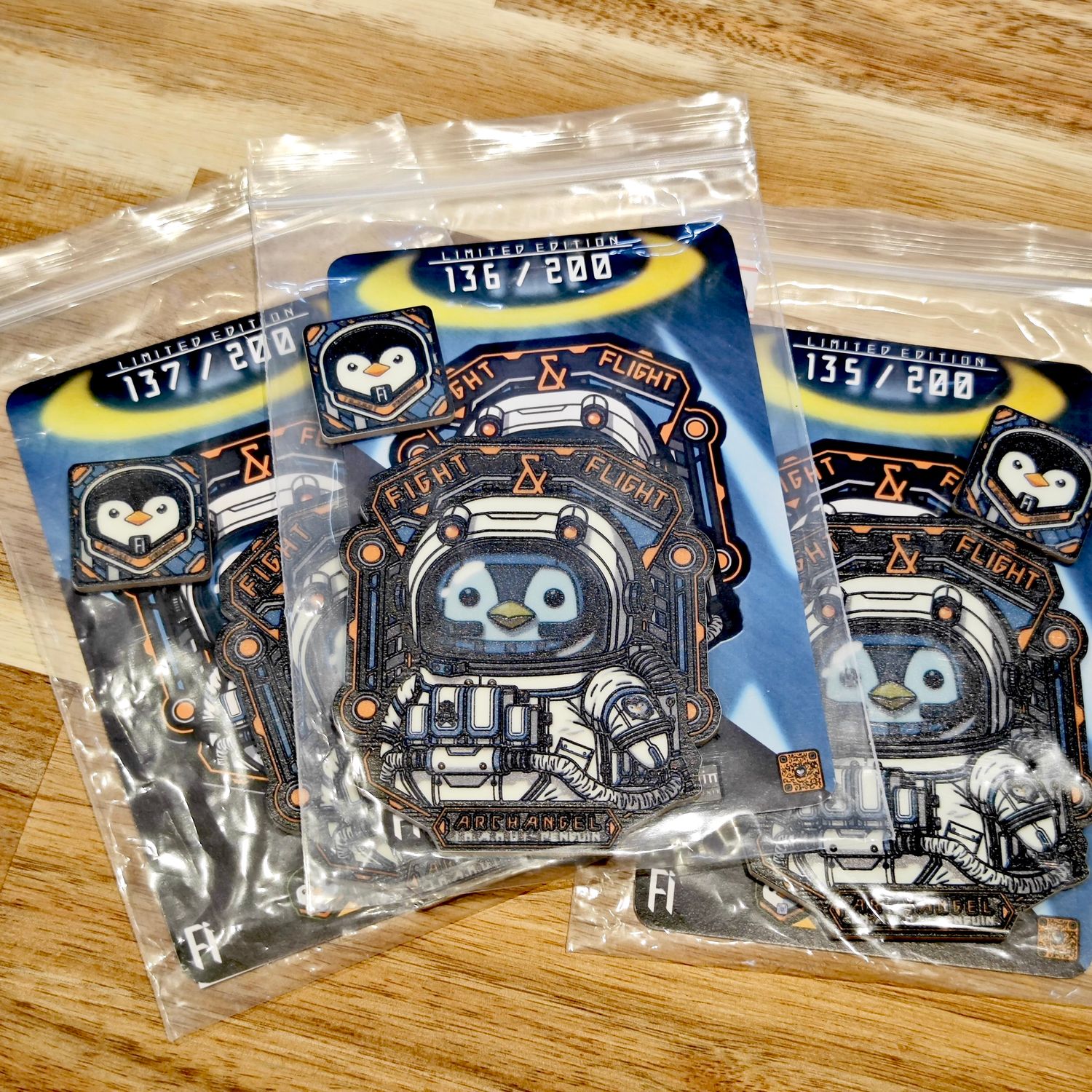 |M.A.M.U|-Penguin Fight &amp; Flight verSpace Limited Edition Set