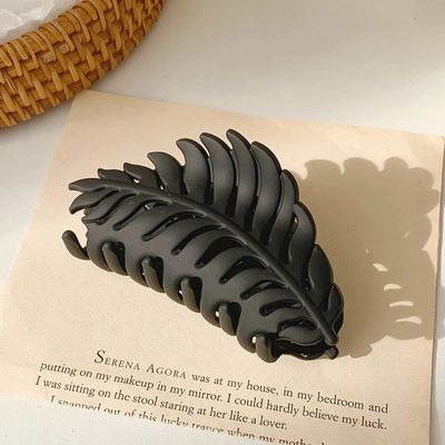 Matte Leaf Hair Claw