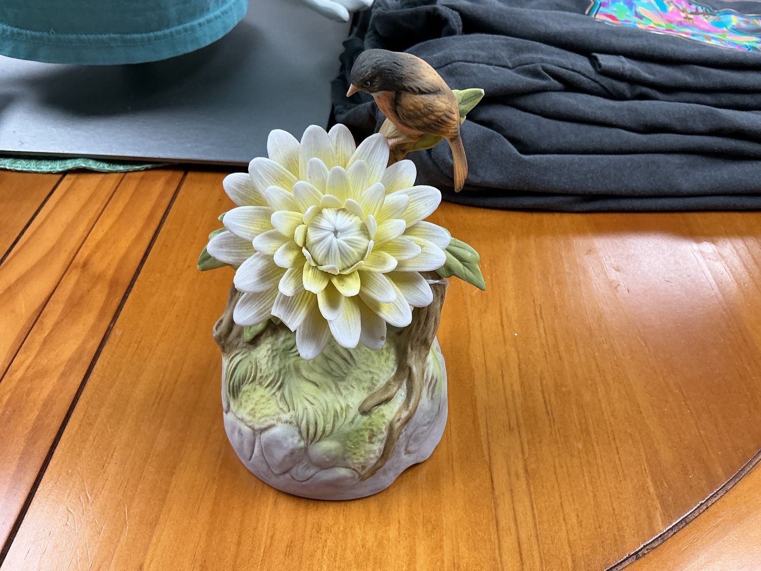Musical figurine