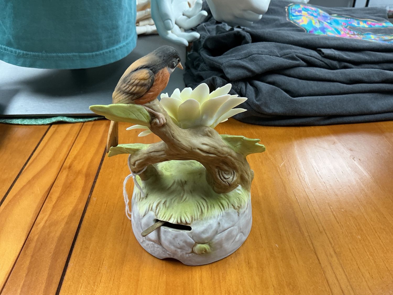 Musical figurine