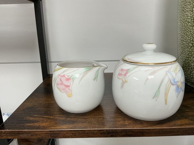Gabrielle Sugar/creamer set