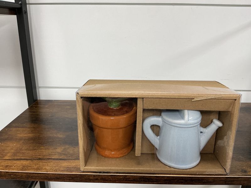 puppy/hydrant shaker