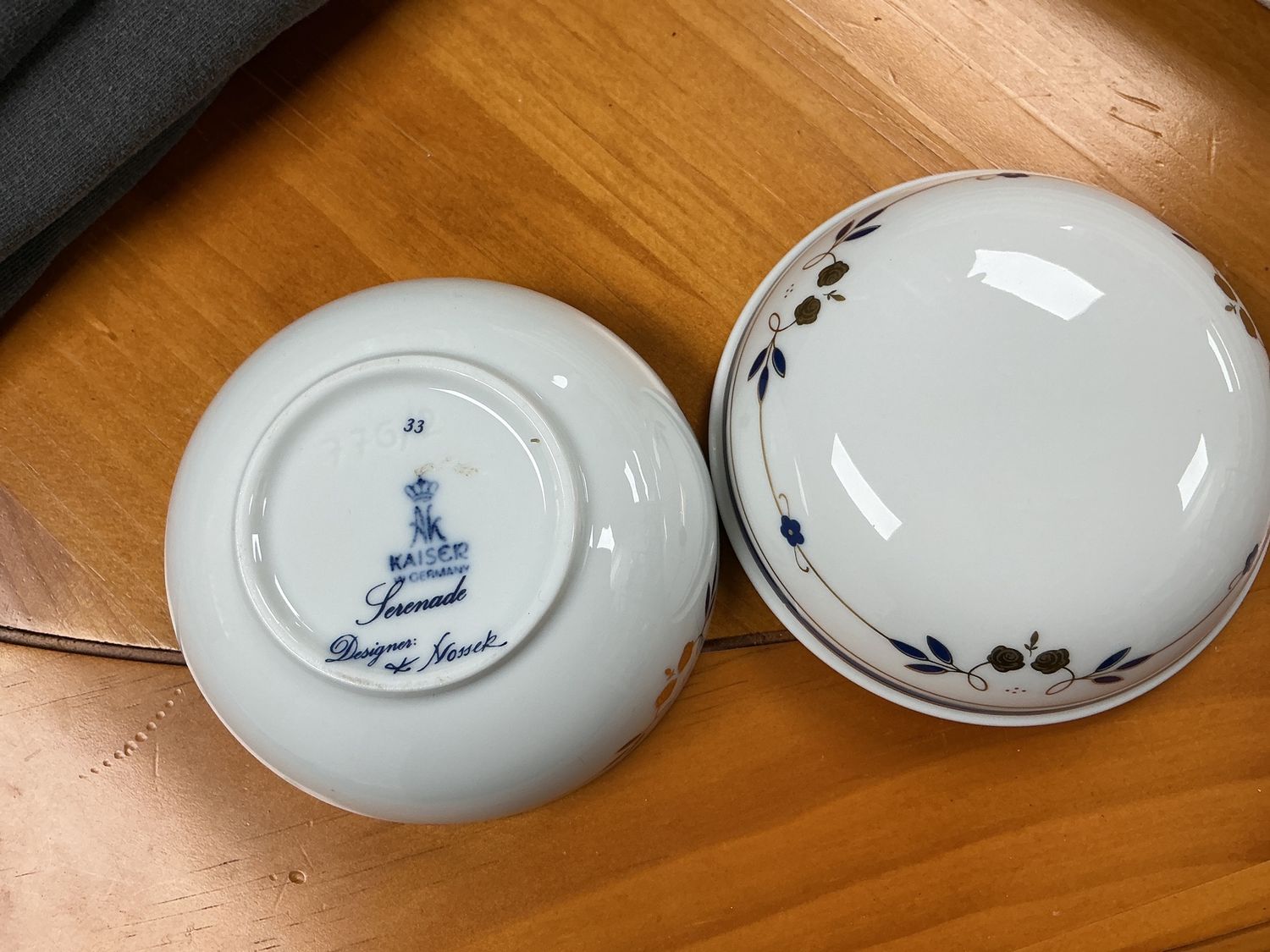 AK Kaiser Porcelain