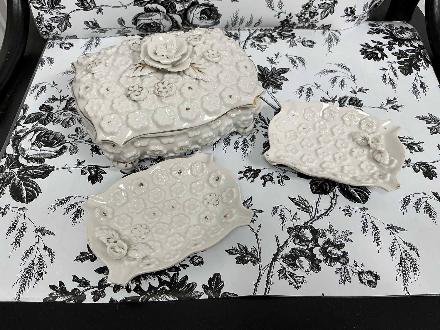 Ardalt ceramic trinket box