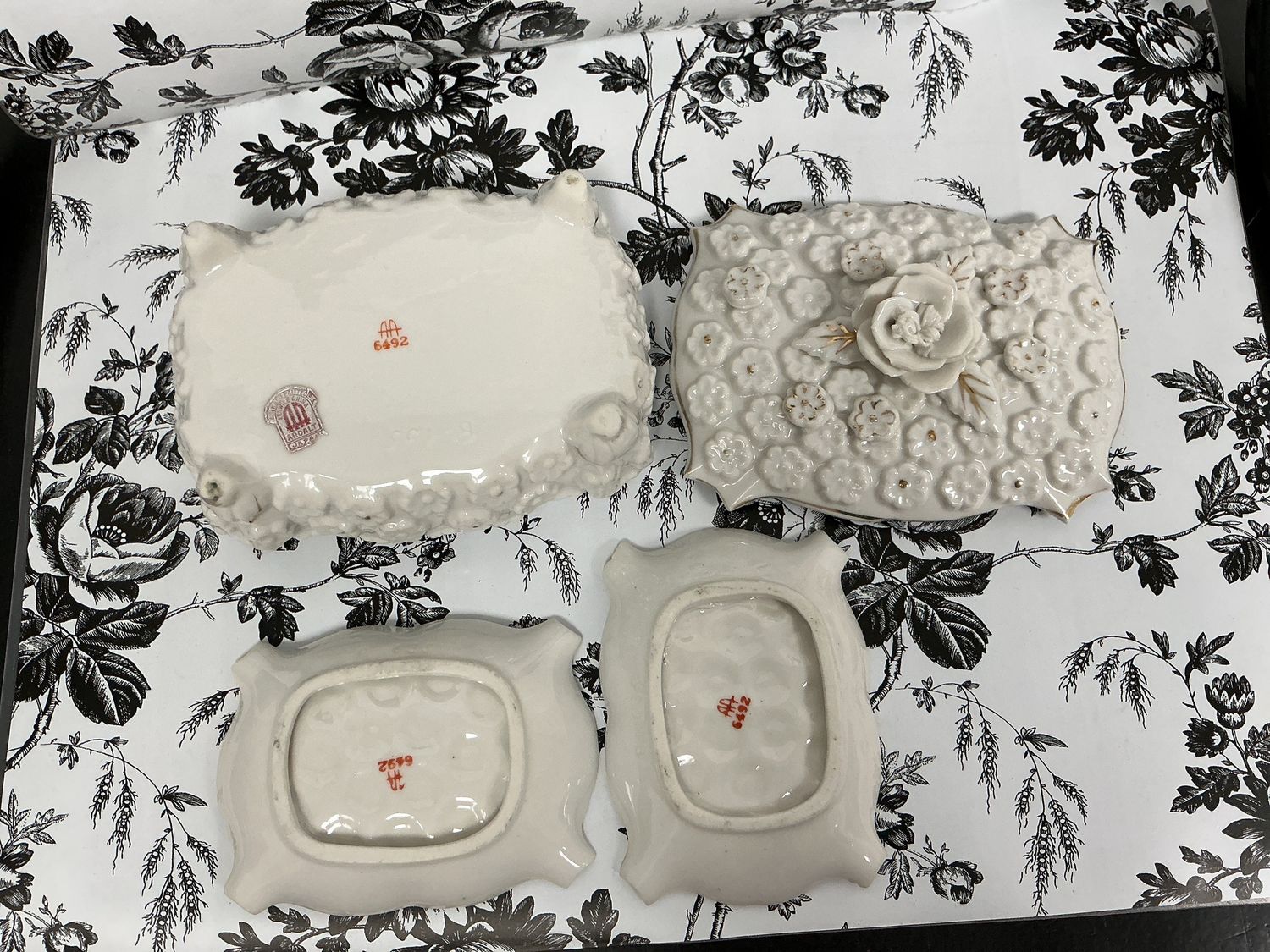 Ardalt ceramic trinket box