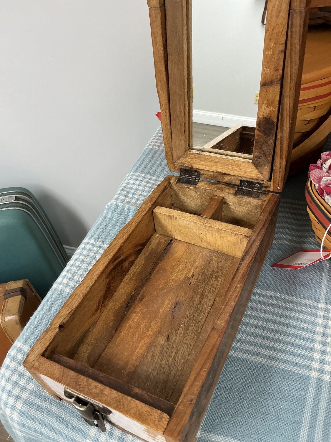 Mirrored Barber Box