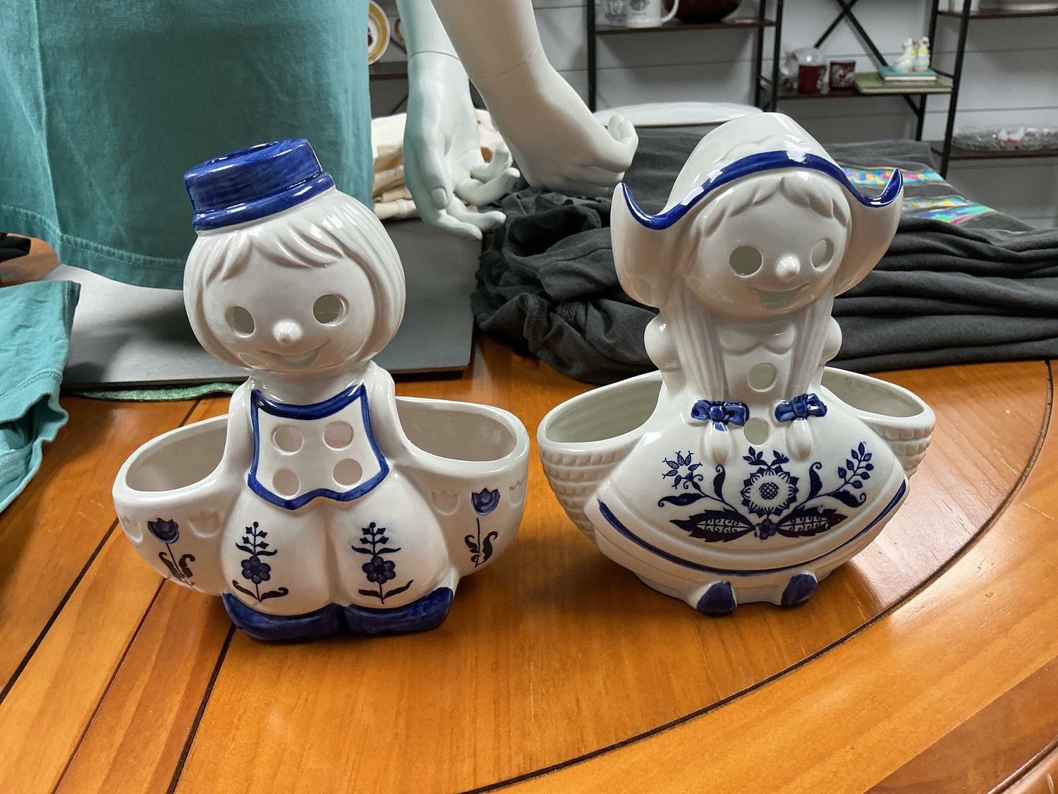 Dutch Boy &amp; Girl Planter