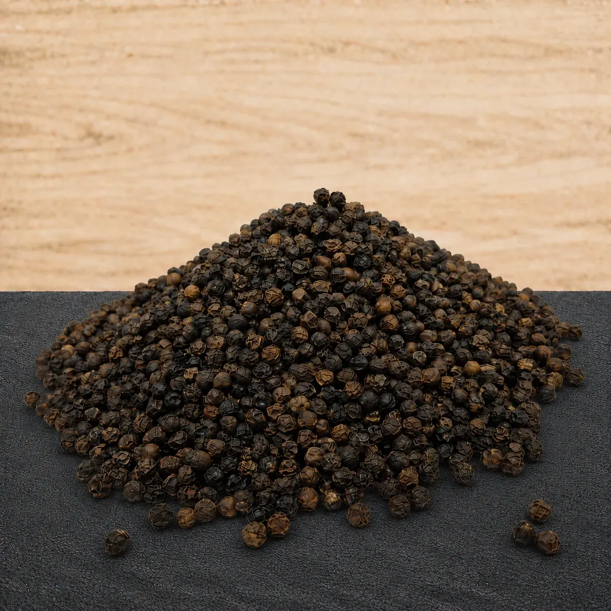 Tellicherry-Pfefferkörner 100 g TGSEB Tellicherry-Pfefferkörner 100 g TGSEB