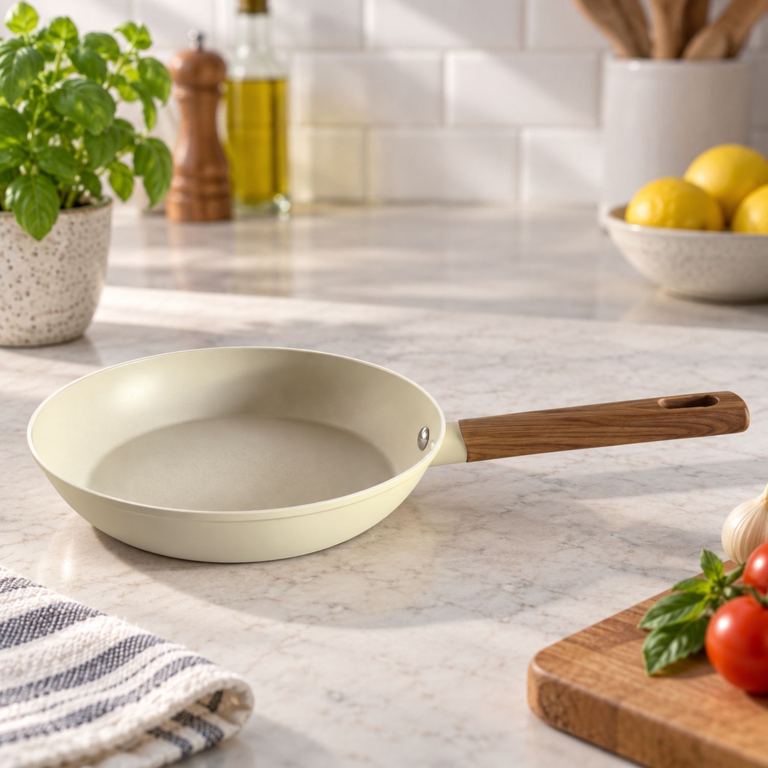 Sarten Nova 18 cm Color Blanco Aluminio Forjado {NVA-78} (10/cs)