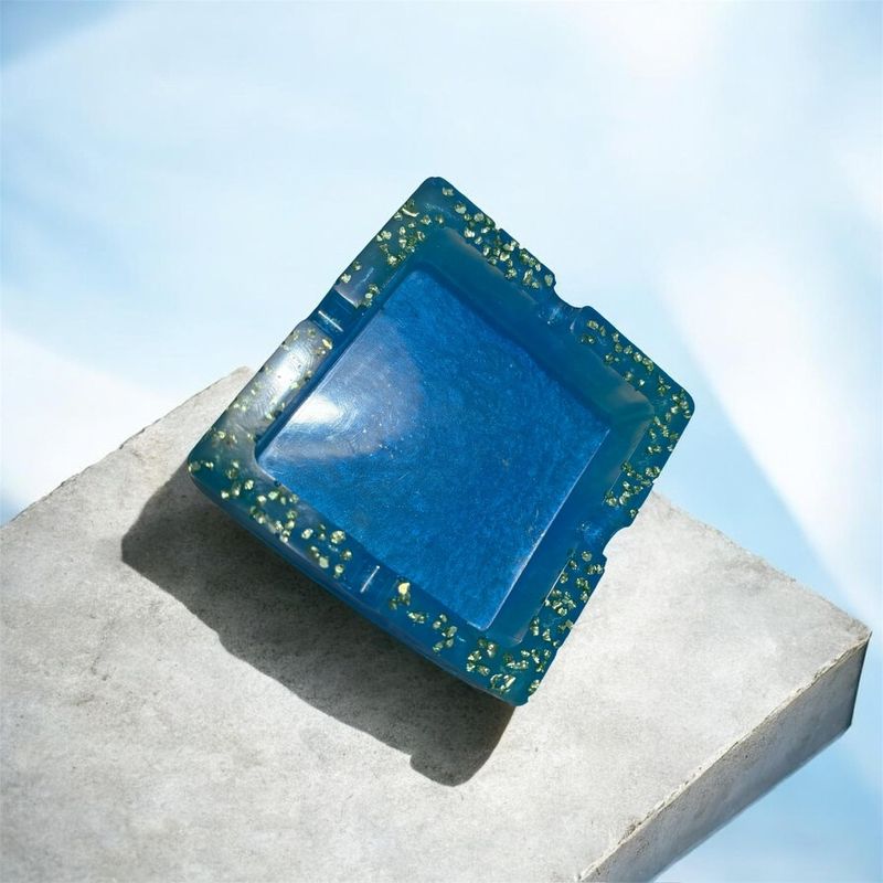Cendrier en résine époxy – fait main et personnalisable