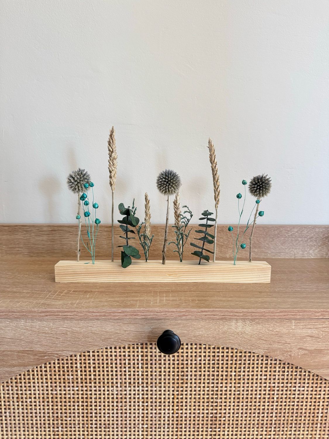 Neutral Green Flower Bar