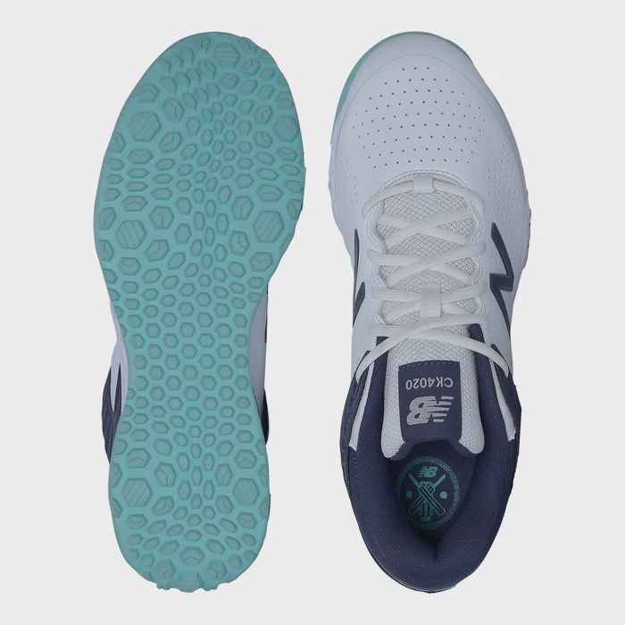 New Balance CK4020-J4 Cricket Shoes, Shoe Size: UK7.5/US8.5