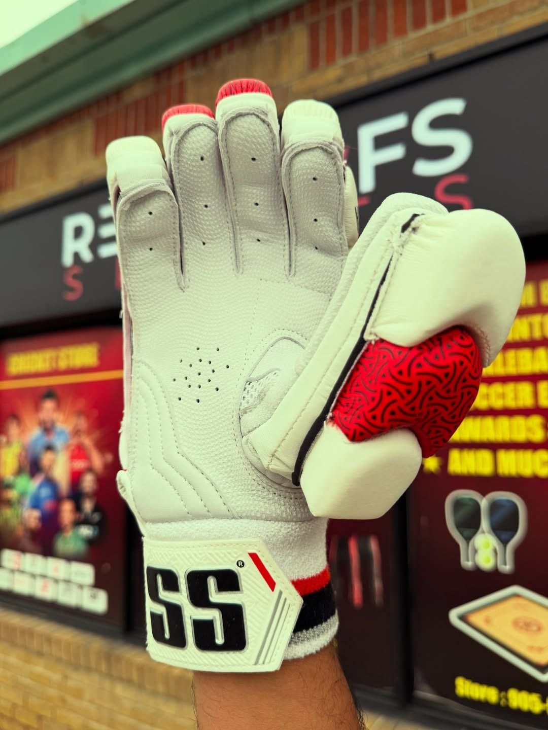 SS TON Millenium Pro - Batting Gloves