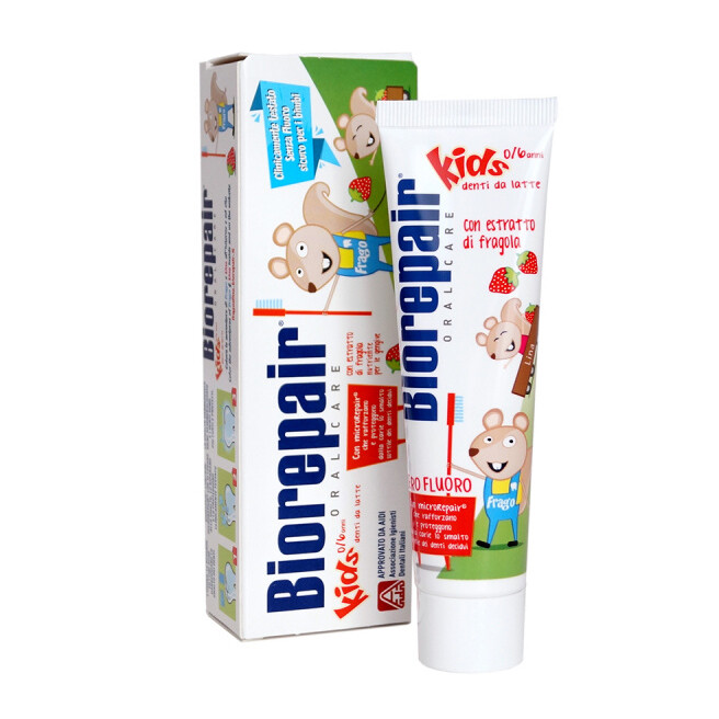 Детская зубная паста Biorepair Kids земляника, 50 мл (0-6 лет) Детская зубная паста Biorepair Kids земляника, 50 мл (0-6 лет)
