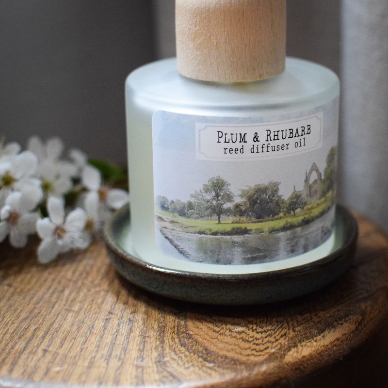 Plum & Rhubarb reed diffuser oil