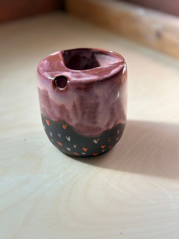 Rosa mugg med hjärtan