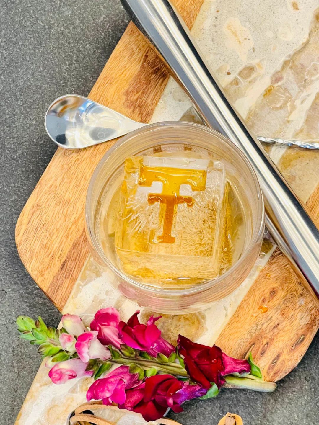 Logos Cocktail Ice Tray