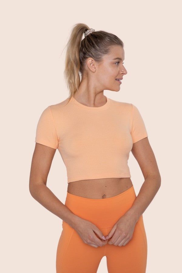 MONOB ESSENTIAL RIBBED CROP