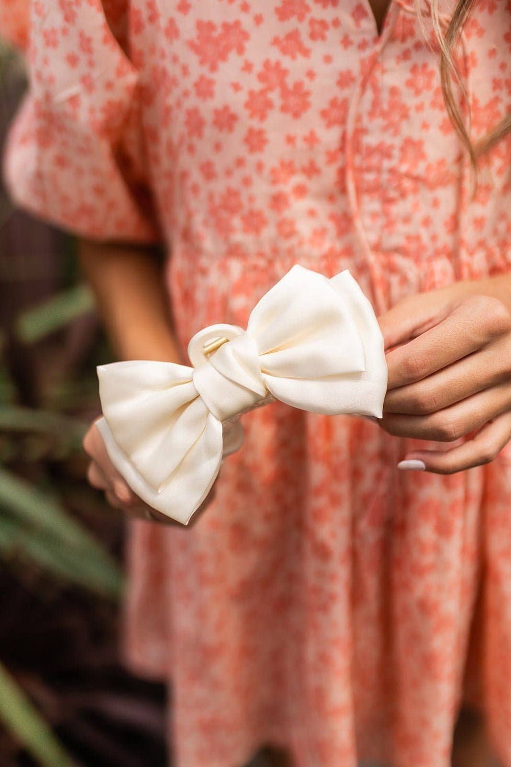 Bailey Satin Bow Claw Clip: Cream